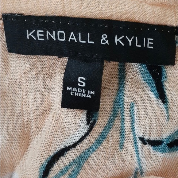 Kendall & Kylie Top - Picture 3 of 3